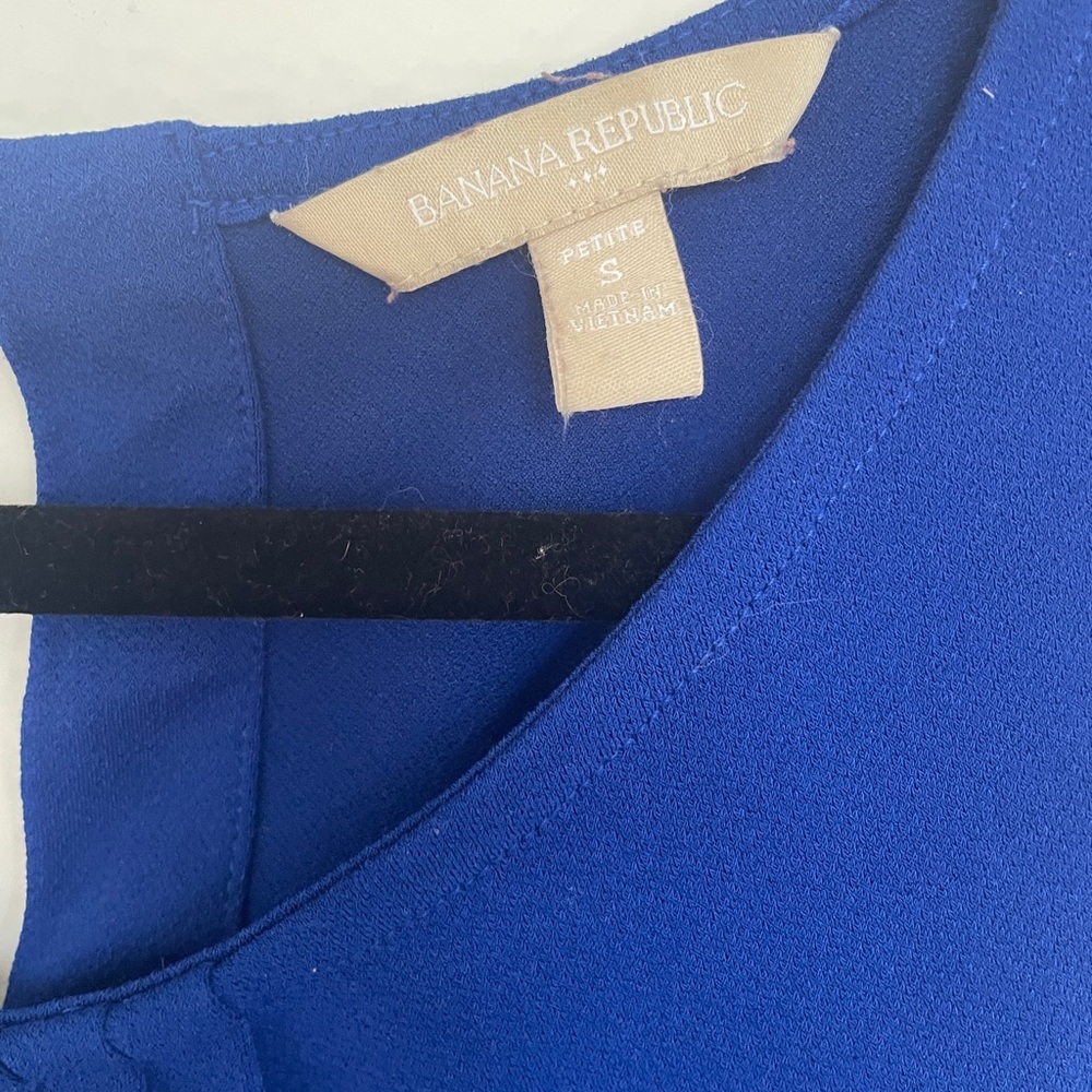 - Banana republic petite cobalt blue blouse - Picture 3 of 4